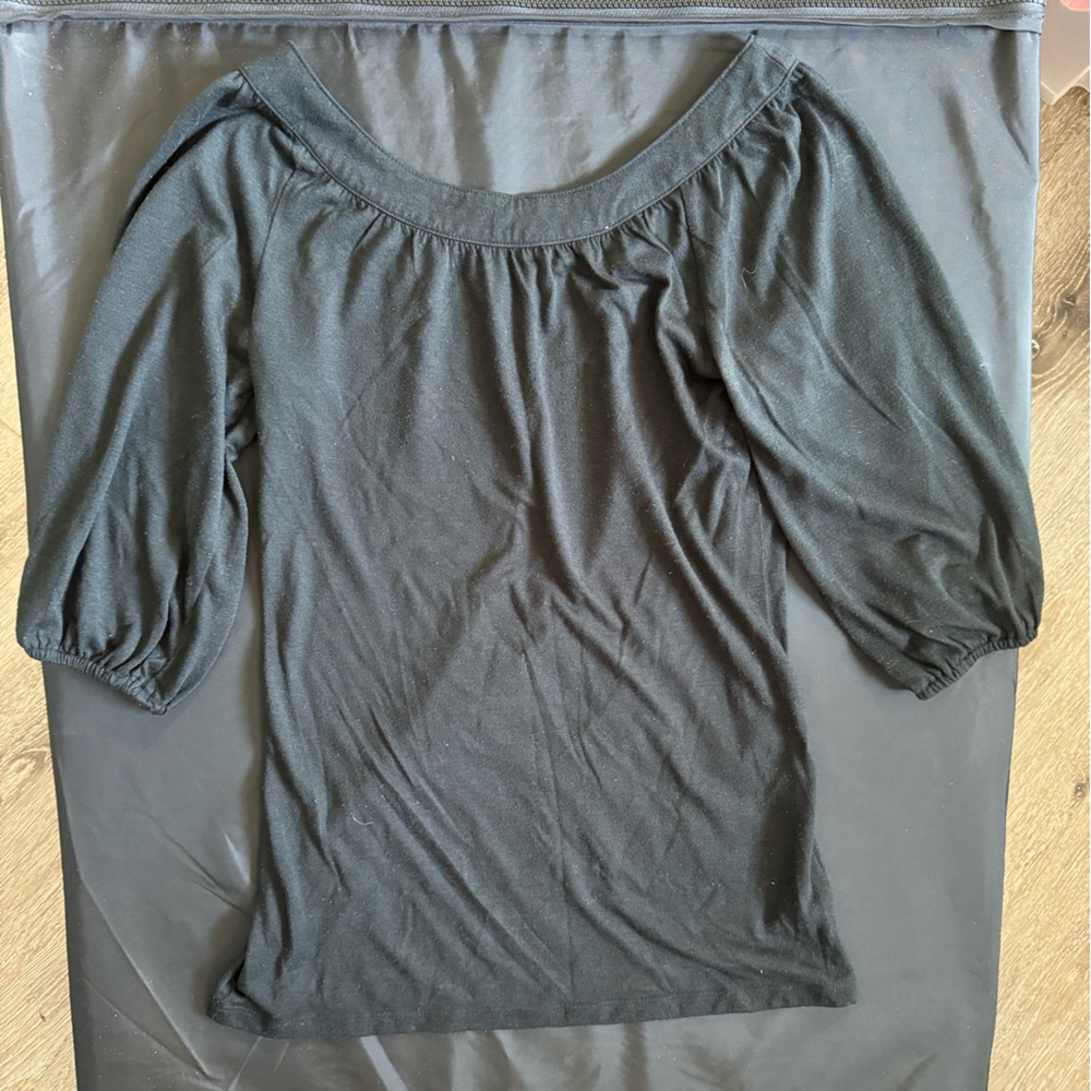 Black top size small